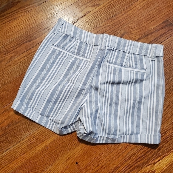 SO by Kohls Gray & White Striped Beach Shorts Juniors size 5 - Picture 2 of 5